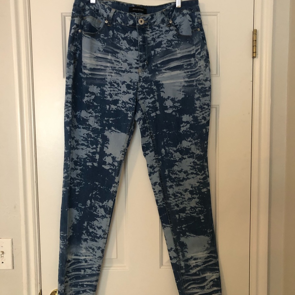Cute acid washed stretchy jeans